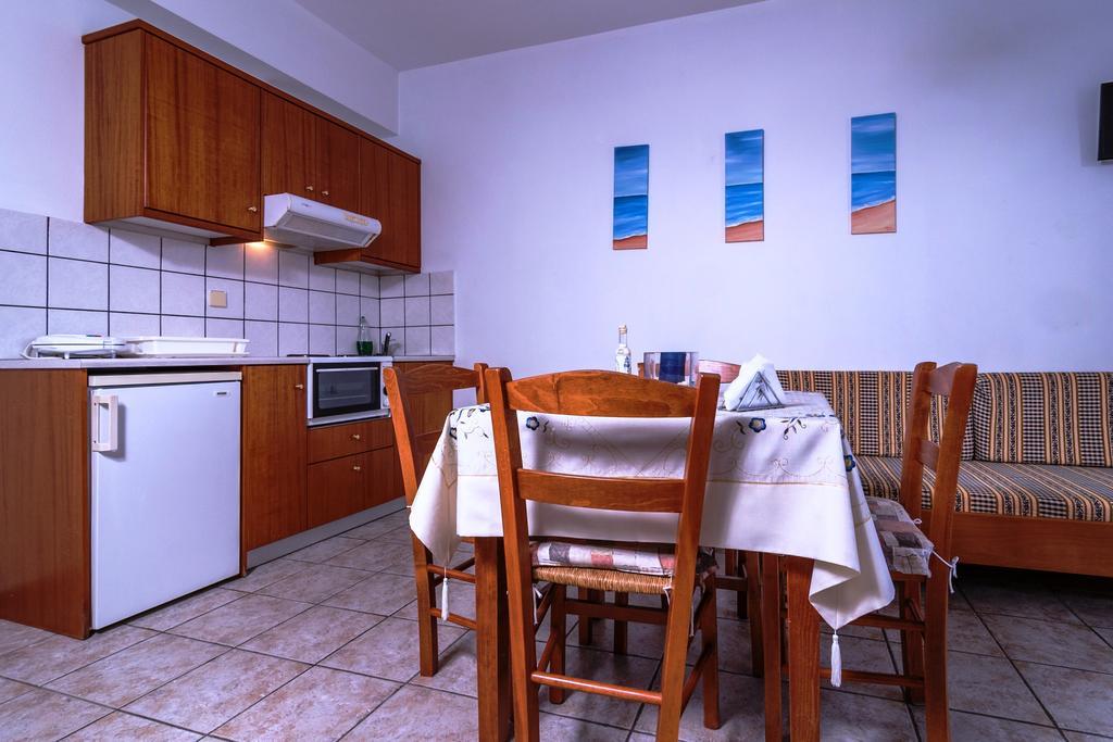 Roula Apartments 팔라이오코라 외부 사진