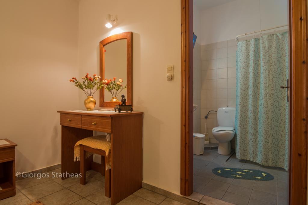 Roula Apartments 팔라이오코라 외부 사진