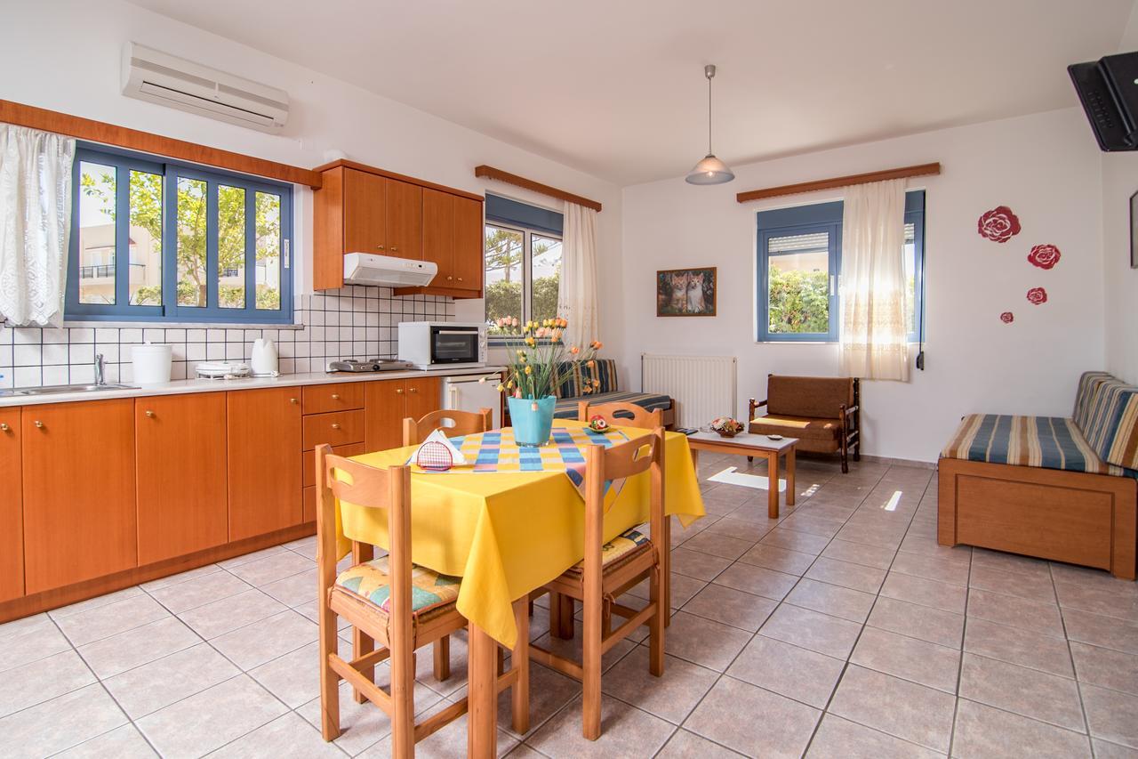 Roula Apartments 팔라이오코라 외부 사진