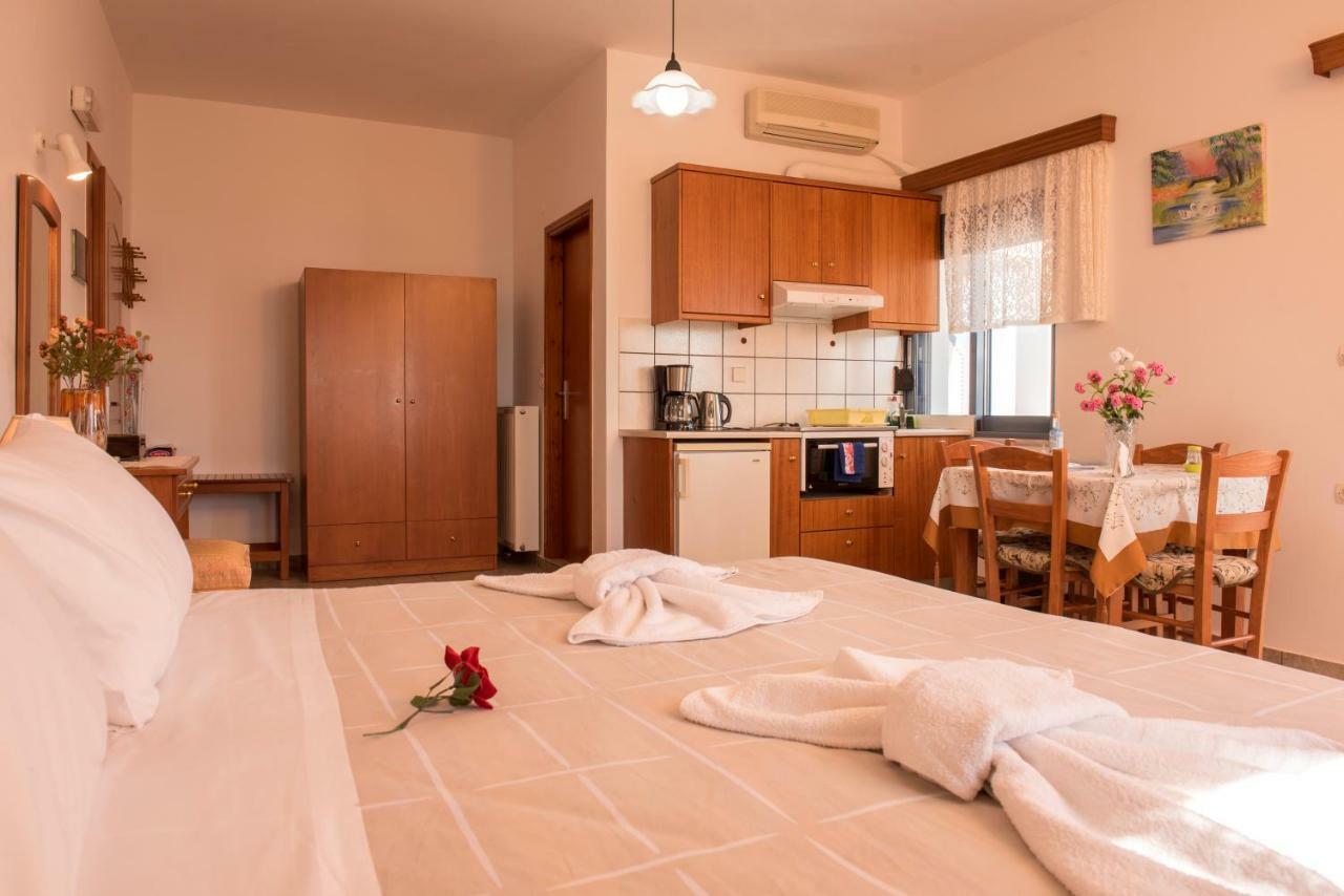 Roula Apartments 팔라이오코라 외부 사진