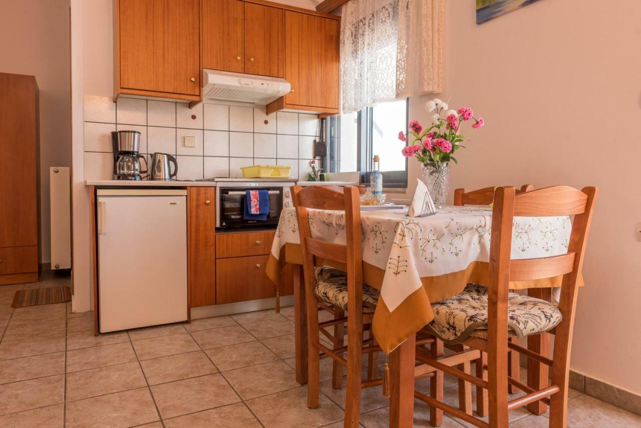 Roula Apartments 팔라이오코라 외부 사진