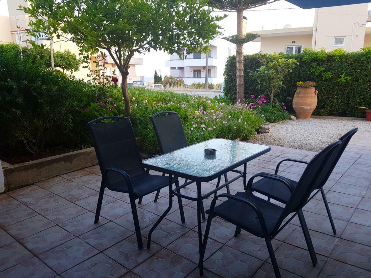 Roula Apartments 팔라이오코라 외부 사진